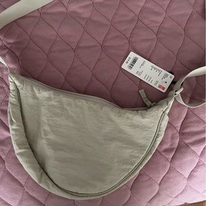 Unqilo Crossbody Bag